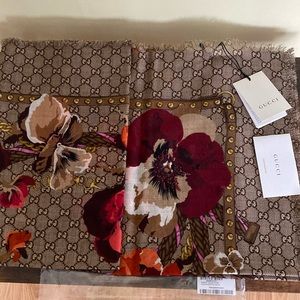 Authentic New Gucci pink Oshibana flowers, chains and belts all over